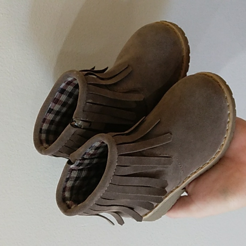 NWOT brown fringe toddler boots